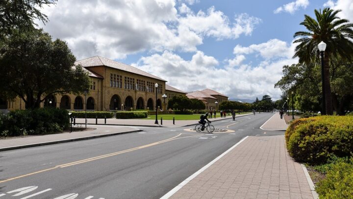 khuôn viên Stanford