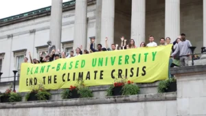 Các trường đại học Vương quốc Anh áp dụng thực đơn thuần chay để chống biến đổi khí hậu